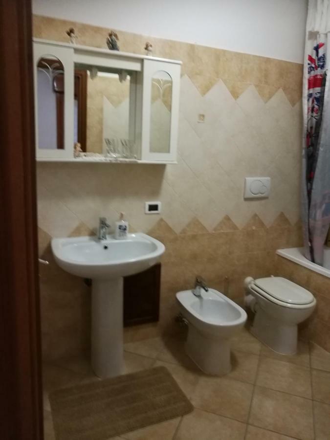 Camera Privata Hotel Pomezia Eksteriør billede