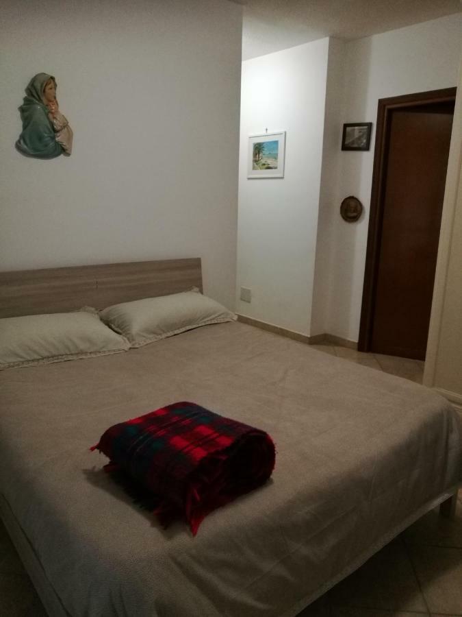 Camera Privata Hotel Pomezia Eksteriør billede
